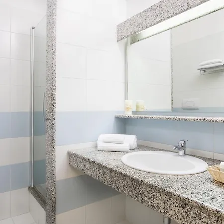 Nicolaus Club Quattro Lune