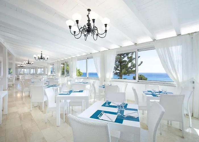 Nicolaus Club Quattro Lune Üdülőközpont 3*